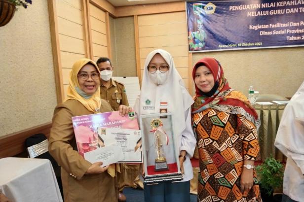cerita sejarah Indonesia nilai kepahlawanan 